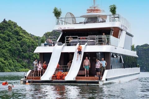 Luxe zonsondergangcruise Bewonder Lan Ha Bay met kajakken, zwemmen