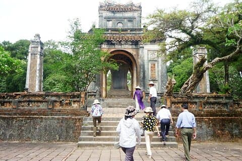 Private Hue City Tour med historie fortæller guide