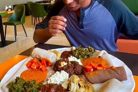 Aventura com comida local em Addis Abeba
