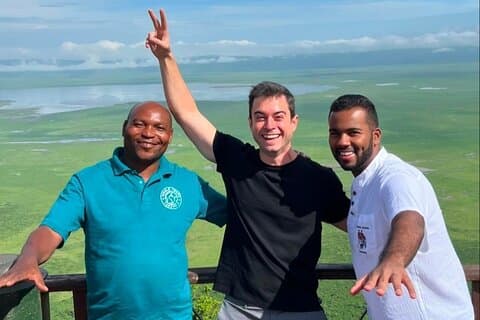 Safari avventura di 2 giorni nel cratere di Ngorongoro e nel Tarangire Park