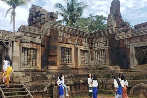 Chisor mountain,Ta Moa Zoo ,Ta Prom temple Tour