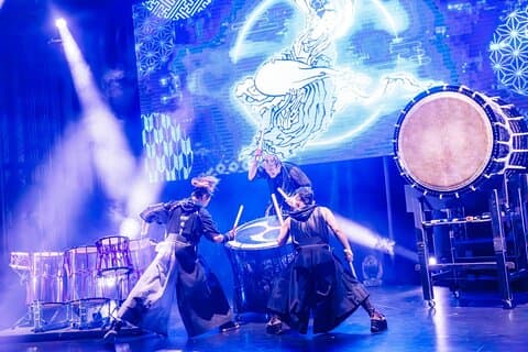 Osaka;Een moderne samoerai-, kabuki-, taiko- en dansshow