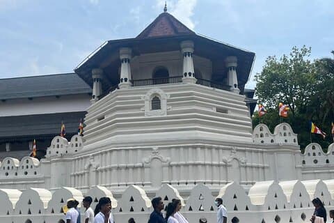 Tour por la ciudad de Kandy Heritage en tuktuk