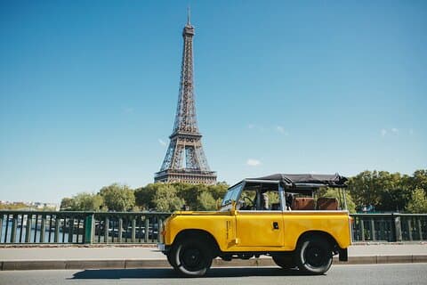 Privat guidet tur i Paris i en vintage Land Rover