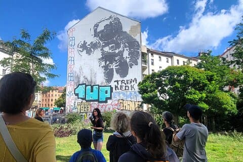Street Art and Alternative Tour of Berlin in French
