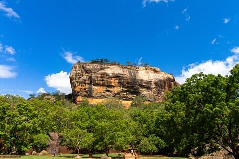 En heldagstur i Sigiriya och Dambulla