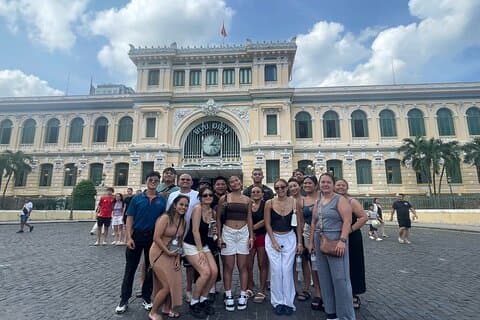 Sai Gon City Tour Halvdag med bil med lunsj (max 10)