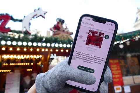 Jogo de pista incomum nos mercados de Natal em Marselha