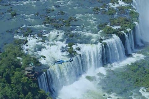 2-dages Iguazu Falls: Helikopterrejse & flybilletter fra Buenos Aires
