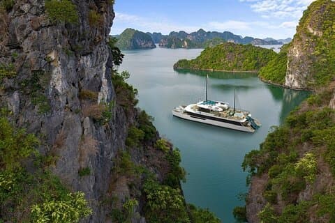 Crucero de un día en catamarán premium por Ha Long y Lan Ha Bay con almuerzo