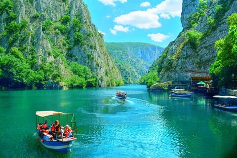 Excursion en groupe au départ de Skopje : Millennium Cross,Matka Canyon&Etno Village