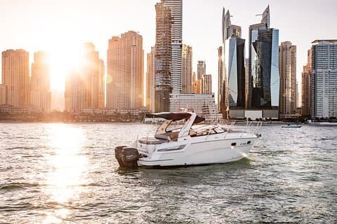 Aluguer de iate privado em Dubai - Nora BMW 33ft