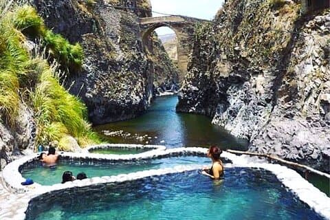 Fra Arequipa: Konvensjonell 2-dagers tur til Colca Canyon