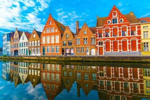 Privé transfer van Amsterdam naar Brugge, 2u Halte in Antwerpen
