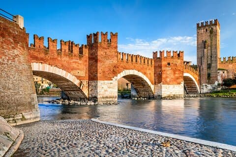 Privétransfer van Zürich naar Verona met 2 uur stop in Lugano