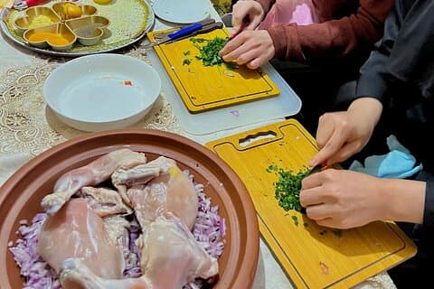 Clases de cocina con una familia local en Marrakech