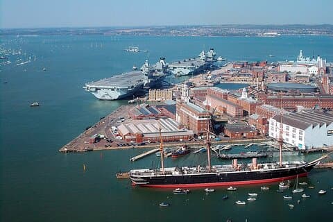 Private Portsmouth Heritage & Coastal Day Tour fra London