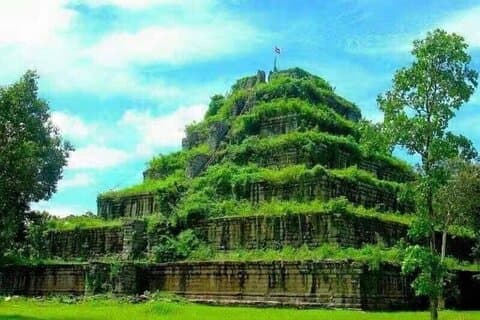 Siem Reap naar Beng Mealea en Koh Ker Privétempeltour