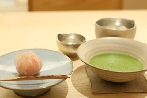 Tour di mezza giornata di Kyoto WAKIMIZU: I segreti dei dolci Matcha & Wagashi
