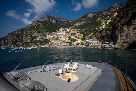 Discover the Amalfi coast between traditions, flavors and colors with a private tour
