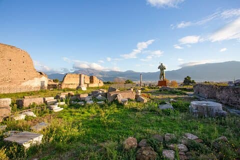 Sorrento & Pompeii from Rome: Coach Roundtrip and Entrance