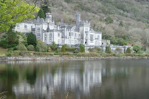 Kylemore Abbey Connemara Walking Tour Experience