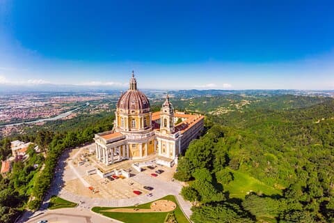 Private transfer from Zurich to Torino with 2h Sightseeing stop