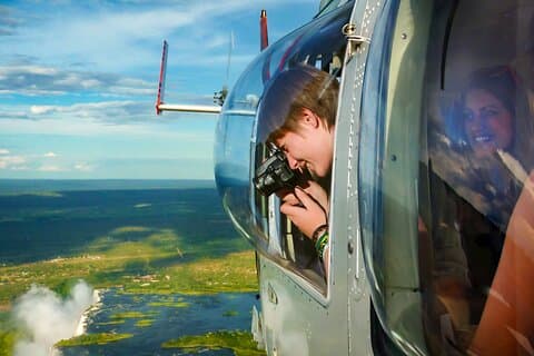 Voo de helicóptero sobre as Cataratas Victoria