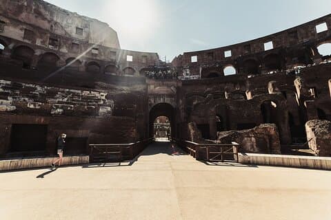 Tour exprés por el piso del Coliseo Arena y el Foro Romano