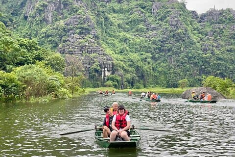 Hoteller i nærheden af Ninh Binh Mua Cave Tam Coc Hoa Lu Day Trip Limousine Group of 09