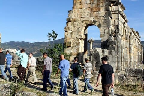 Fes nach Volubilis Moulay Idriss und Mekns Tagesausflug Kleingruppe