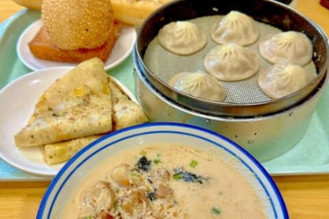 Shanghai Local Breakfast + Coffee/Ice Cream Walking Tour