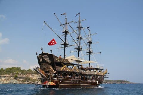 Alanya Pirate Boat Trip All-Inclusive with Lunch & Transfers