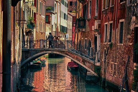Shadows of Venice Una passeggiata notturna nel fantasma