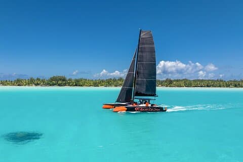 LUXURY PRIVATE Catamaran Bora Bora : Full-Day Trip