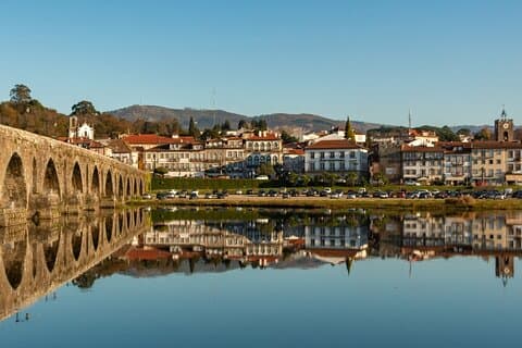 Ponte de Lima Vinho Verde Upplev tradition i varje klunk