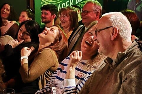 El encierro de la comedia
