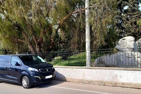 Zadar: Privat transfer til Split (valgfrit stop Sibenik)