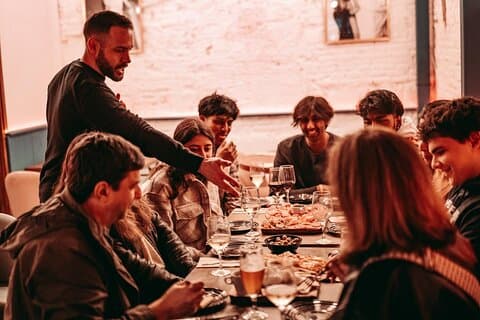 Barcelona Gothic Quarter Tipsy Tasting Tapas Tour e História