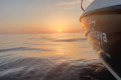 Passeio de barco ao pôr do sol na Costa Brava saindo de Platja d'Aro