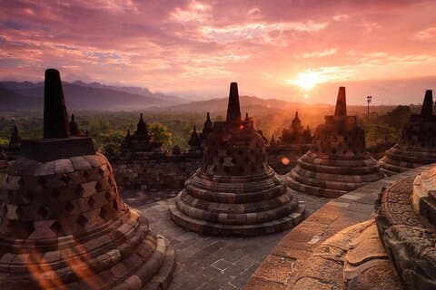 Yogyakarta : tour guidato condiviso al tramonto di Borobudur