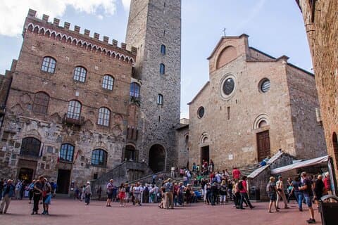 From Siena to San Gimignano: Hilltop Towns & Wine Tasting Escape