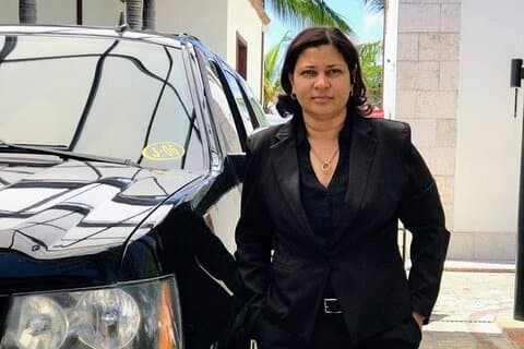 Traslado privado de lujo al aeropuerto suburbano desde el aeropuerto de Punta Cana