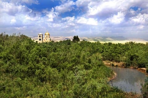 One Day Dead Sea-Ma'daba-Mount Nebo-Baptism Site Tour from Amman