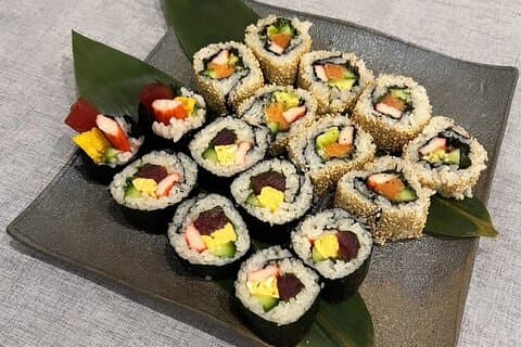 Faisons des sushis Roll et Tempura dans une maison locale de Tokyo!