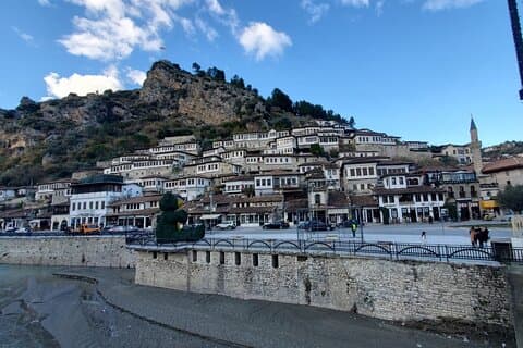 Vlora till Berat Delad rundtursupplevelse