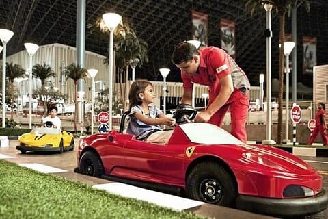Abu Dhabi Stadtrundfahrt mit Ferrari World Tickets ab Dubai