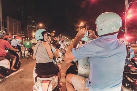 Saigon Highlight et invisible en moto