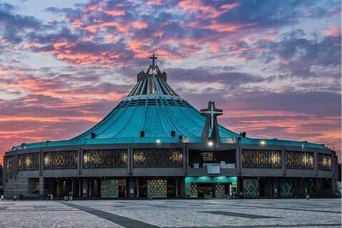 Privat rundvisning i Guadalupe-basilikaen med transport + tamales og atole