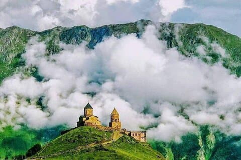 Magische Kazbegi Gudauri & Ananuri Tagesausflug von Tiflis
